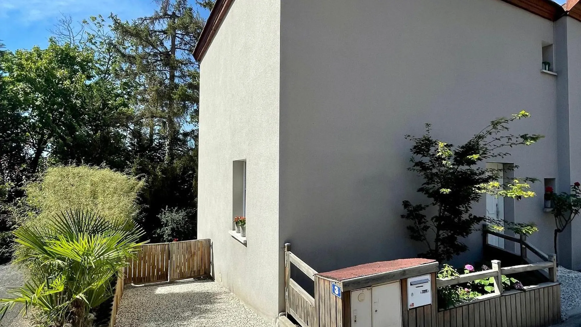 Gite Cosy A Aiguilhe Avec Jardin, Jacuzzi Et Sauna - Proche Unesco Et Chemins De Randonnee - Fr-1-582-354 0*,  France